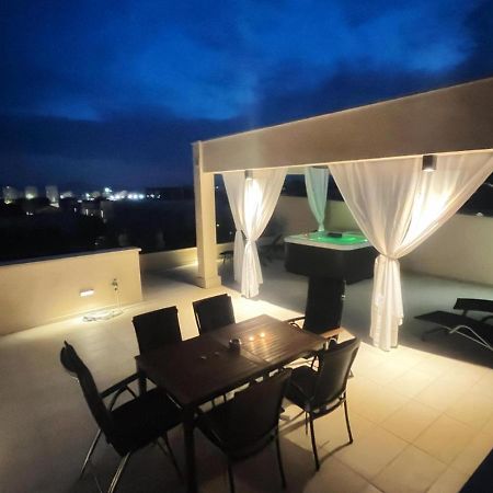 Appartement Olive Oasis Penthouse With Jacuzzi à Zadar Extérieur photo