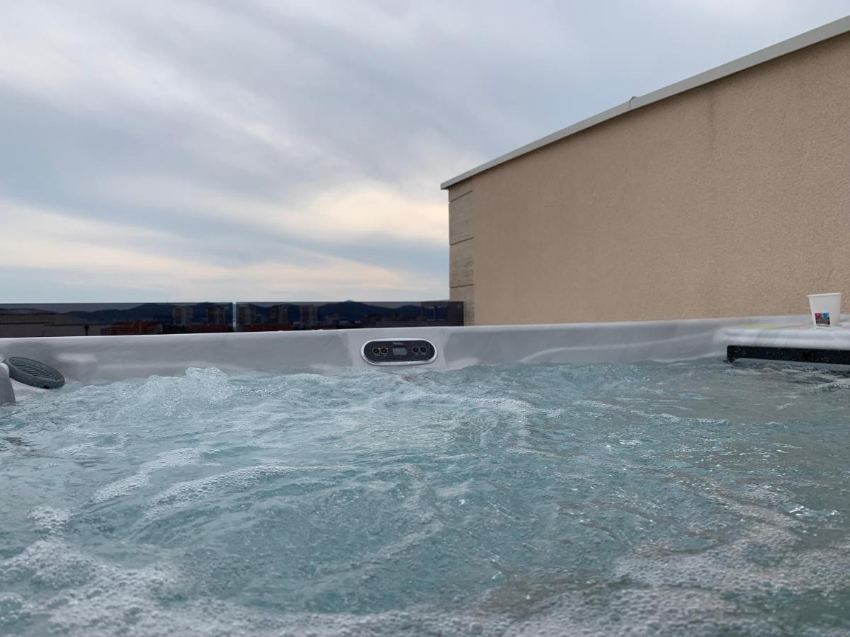Appartement Olive Oasis Penthouse With Jacuzzi à Zadar Extérieur photo