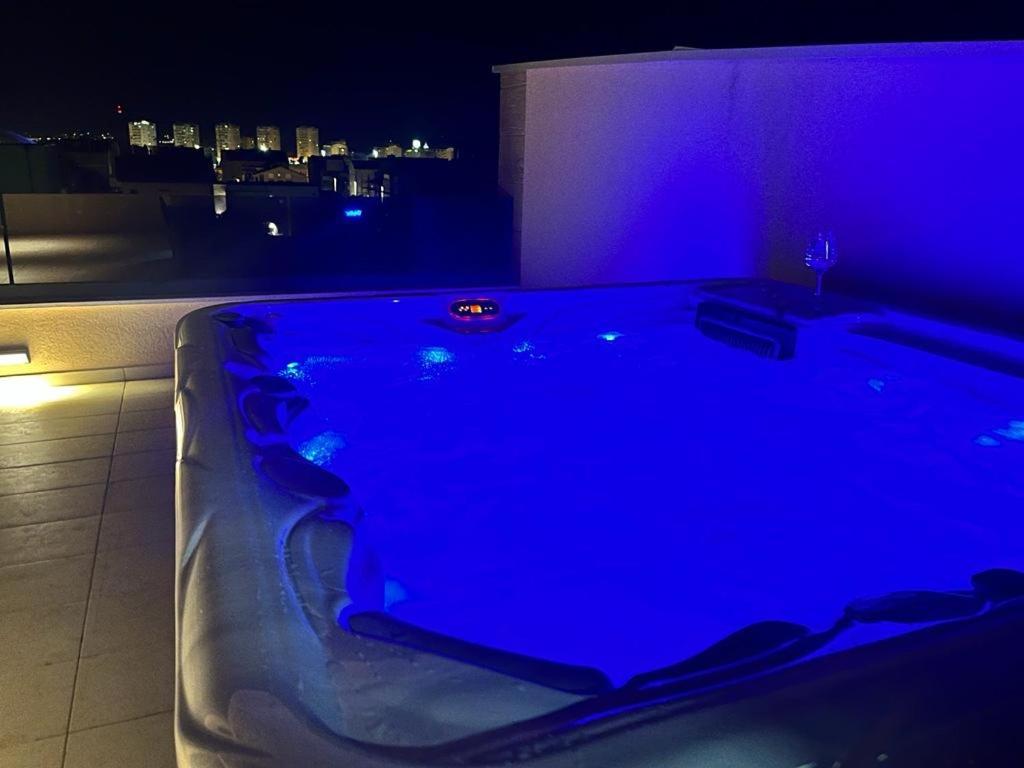 Appartement Olive Oasis Penthouse With Jacuzzi à Zadar Extérieur photo